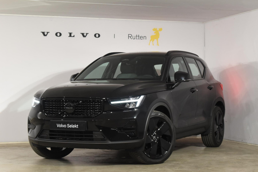 Volvo XC40 B3 177PK Automaat Plus Black Edition / Cruise control / Harman Kardon / 20'' velgen / Elektrisch verstelbare stoelen met geheugen / Stoel- en stuurverwarming