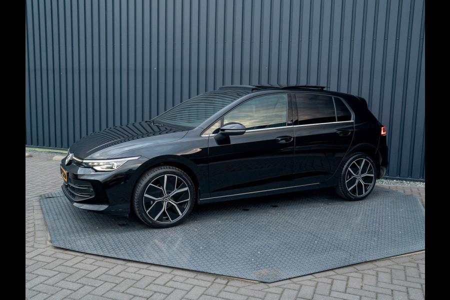 Volkswagen Golf 1.5 eTSI 50 Edition | Panodak | Stoelgeheugen | Head up | Trekhaak Elk. Wegkl. | Harman/ Kardon | Prijs Rijklaar!!