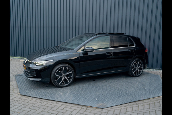 Volkswagen Golf 1.5 eTSI 50 Edition | Panodak | Stoelgeheugen | Head up | Trekhaak Elk. Wegkl. | Harman/ Kardon | Prijs Rijklaar!!