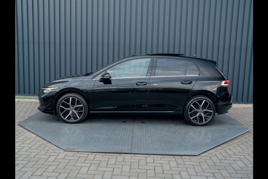Volkswagen Golf 1.5 eTSI 50 Edition | Panodak | Stoelgeheugen | Head up | Trekhaak Elk. Wegkl. | Harman/ Kardon | Prijs Rijklaar!!