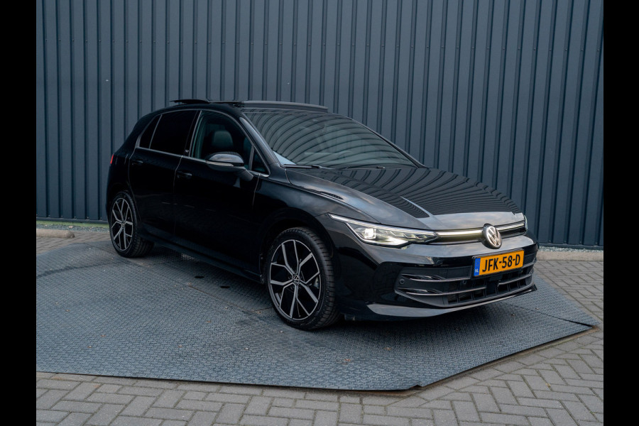 Volkswagen Golf 1.5 eTSI 50 Edition | Panodak | Stoelgeheugen | Head up | Trekhaak Elk. Wegkl. | Harman/ Kardon | Prijs Rijklaar!!