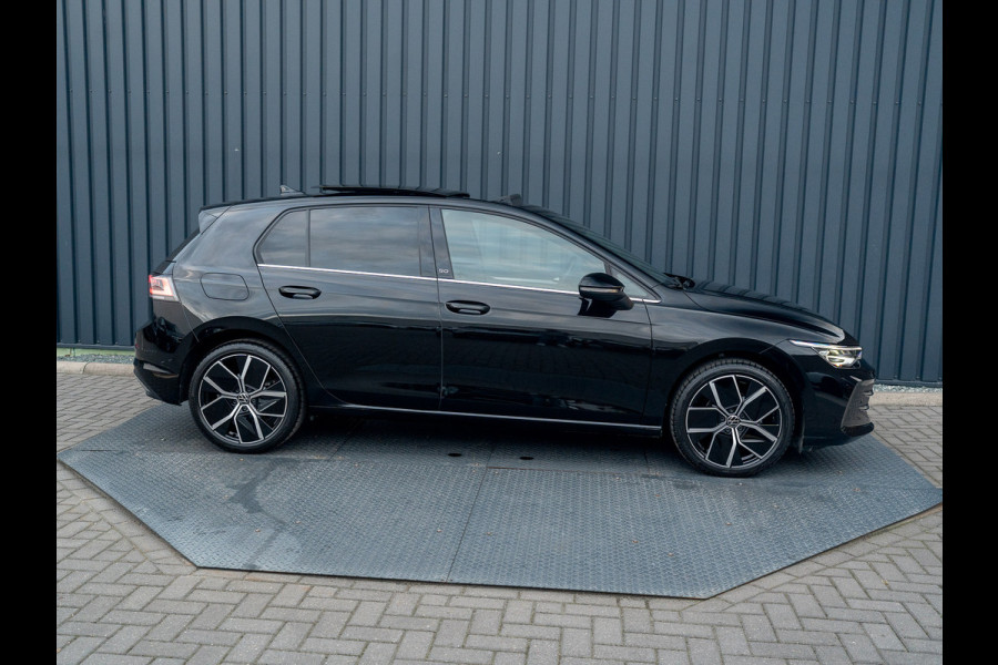 Volkswagen Golf 1.5 eTSI 50 Edition | Panodak | Stoelgeheugen | Head up | Trekhaak Elk. Wegkl. | Harman/ Kardon | Prijs Rijklaar!!