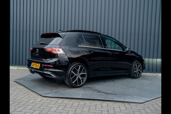 Volkswagen Golf 1.5 eTSI 50 Edition | Panodak | Stoelgeheugen | Head up | Trekhaak Elk. Wegkl. | Harman/ Kardon | Prijs Rijklaar!!