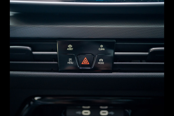 Volkswagen Golf 1.5 eTSI 50 Edition | Panodak | Stoelgeheugen | Head up | Trekhaak Elk. Wegkl. | Harman/ Kardon | Prijs Rijklaar!!