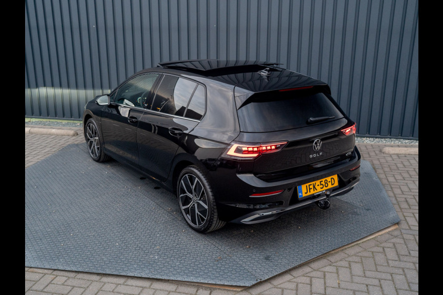 Volkswagen Golf 1.5 eTSI 50 Edition | Panodak | Stoelgeheugen | Head up | Trekhaak Elk. Wegkl. | Harman/ Kardon | Prijs Rijklaar!!