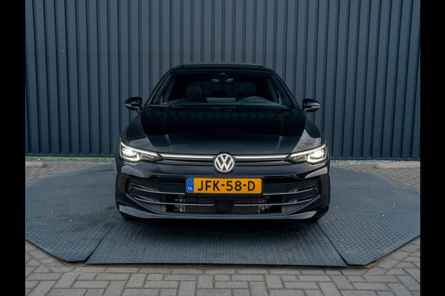 Volkswagen Golf 1.5 eTSI 50 Edition | Panodak | Stoelgeheugen | Head up | Trekhaak Elk. Wegkl. | Harman/ Kardon | Prijs Rijklaar!!