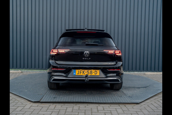 Volkswagen Golf 1.5 eTSI 50 Edition | Panodak | Stoelgeheugen | Head up | Trekhaak Elk. Wegkl. | Harman/ Kardon | Prijs Rijklaar!!