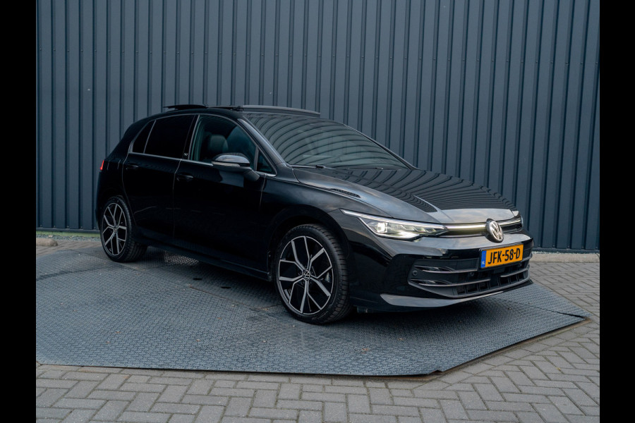 Volkswagen Golf 1.5 eTSI 50 Edition | Panodak | Stoelgeheugen | Head up | Trekhaak Elk. Wegkl. | Harman/ Kardon | Prijs Rijklaar!!