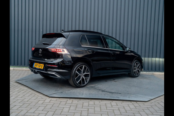 Volkswagen Golf 1.5 eTSI 50 Edition | Panodak | Stoelgeheugen | Head up | Trekhaak Elk. Wegkl. | Harman/ Kardon | Prijs Rijklaar!!