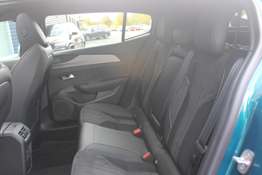 Peugeot e-408 GT AVANTAGE 58 kWh | PANORAMA SCHUIF/KANTEL DAK | WARMTEPOMP | HIFI PACK: (DRAADLOZE TELEFOONLADER, FOCAL PREMIUM HIFI SYSTEEM MET 10 SPEAKERS) | 360 VISION & DRIVE ASSIST PLUS PACK: (360° CAMERA MET 4 HD CAMERA'S, CLEAN CABIN,3D NAVIGATIE SYSTEEM) |  ELEKTRISCH VERSTELBARE VOORSTOELEN MET MASSAGE FUNCTIE EN STOELVERWARMING | BEKLEDING ALCANTARA/KUNSTLEDER | DRAADLOZE APPLE CARPLAY/ANDROID AUTO | 19" LICHTMETALEN VELGEN "GRAPHITE" | LED MATRIX KOPLAMPEN | DONKERE HEMELBEKLEDING | SFEER VERLICHTING | ELEKTRISCH BEDIENBARE ACHTERKLEP | PACK DRIVE PLUS PACK: (PACK SAFETY,