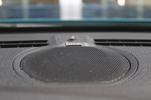 Peugeot e-408 GT AVANTAGE 58 kWh | PANORAMA SCHUIF/KANTEL DAK | WARMTEPOMP | HIFI PACK: (DRAADLOZE TELEFOONLADER, FOCAL PREMIUM HIFI SYSTEEM MET 10 SPEAKERS) | 360 VISION & DRIVE ASSIST PLUS PACK: (360° CAMERA MET 4 HD CAMERA'S, CLEAN CABIN,3D NAVIGATIE SYSTEEM) |  ELEKTRISCH VERSTELBARE VOORSTOELEN MET MASSAGE FUNCTIE EN STOELVERWARMING | BEKLEDING ALCANTARA/KUNSTLEDER | DRAADLOZE APPLE CARPLAY/ANDROID AUTO | 19" LICHTMETALEN VELGEN "GRAPHITE" | LED MATRIX KOPLAMPEN | DONKERE HEMELBEKLEDING | SFEER VERLICHTING | ELEKTRISCH BEDIENBARE ACHTERKLEP | PACK DRIVE PLUS PACK: (PACK SAFETY,
