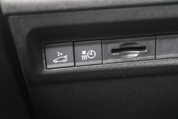 Peugeot e-408 GT AVANTAGE 58 kWh | PANORAMA SCHUIF/KANTEL DAK | WARMTEPOMP | HIFI PACK: (DRAADLOZE TELEFOONLADER, FOCAL PREMIUM HIFI SYSTEEM MET 10 SPEAKERS) | 360 VISION & DRIVE ASSIST PLUS PACK: (360° CAMERA MET 4 HD CAMERA'S, CLEAN CABIN,3D NAVIGATIE SYSTEEM) |  ELEKTRISCH VERSTELBARE VOORSTOELEN MET MASSAGE FUNCTIE EN STOELVERWARMING | BEKLEDING ALCANTARA/KUNSTLEDER | DRAADLOZE APPLE CARPLAY/ANDROID AUTO | 19" LICHTMETALEN VELGEN "GRAPHITE" | LED MATRIX KOPLAMPEN | DONKERE HEMELBEKLEDING | SFEER VERLICHTING | ELEKTRISCH BEDIENBARE ACHTERKLEP | PACK DRIVE PLUS PACK: (PACK SAFETY,