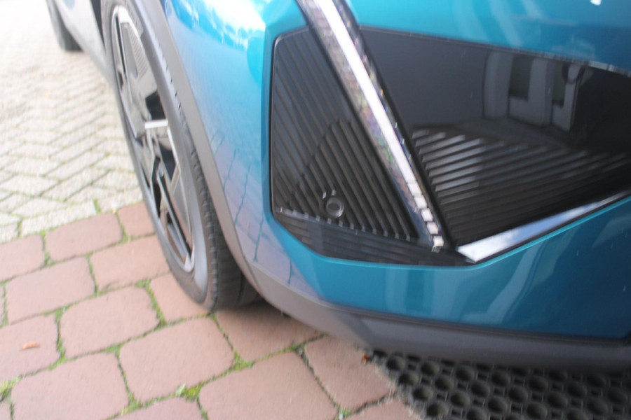 Peugeot e-408 GT AVANTAGE 58 kWh | PANORAMA SCHUIF/KANTEL DAK | WARMTEPOMP | HIFI PACK: (DRAADLOZE TELEFOONLADER, FOCAL PREMIUM HIFI SYSTEEM MET 10 SPEAKERS) | 360 VISION & DRIVE ASSIST PLUS PACK: (360° CAMERA MET 4 HD CAMERA'S, CLEAN CABIN,3D NAVIGATIE SYSTEEM) |  ELEKTRISCH VERSTELBARE VOORSTOELEN MET MASSAGE FUNCTIE EN STOELVERWARMING | BEKLEDING ALCANTARA/KUNSTLEDER | DRAADLOZE APPLE CARPLAY/ANDROID AUTO | 19" LICHTMETALEN VELGEN "GRAPHITE" | LED MATRIX KOPLAMPEN | DONKERE HEMELBEKLEDING | SFEER VERLICHTING | ELEKTRISCH BEDIENBARE ACHTERKLEP | PACK DRIVE PLUS PACK: (PACK SAFETY,