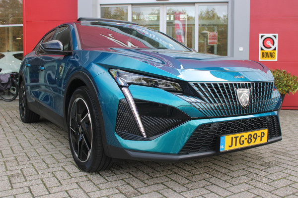 Peugeot e-408 GT AVANTAGE 58 kWh | PANORAMA SCHUIF/KANTEL DAK | WARMTEPOMP | HIFI PACK: (DRAADLOZE TELEFOONLADER, FOCAL PREMIUM HIFI SYSTEEM MET 10 SPEAKERS) | 360 VISION & DRIVE ASSIST PLUS PACK: (360° CAMERA MET 4 HD CAMERA'S, CLEAN CABIN,3D NAVIGATIE SYSTEEM) |  ELEKTRISCH VERSTELBARE VOORSTOELEN MET MASSAGE FUNCTIE EN STOELVERWARMING | BEKLEDING ALCANTARA/KUNSTLEDER | DRAADLOZE APPLE CARPLAY/ANDROID AUTO | 19" LICHTMETALEN VELGEN "GRAPHITE" | LED MATRIX KOPLAMPEN | DONKERE HEMELBEKLEDING | SFEER VERLICHTING | ELEKTRISCH BEDIENBARE ACHTERKLEP | PACK DRIVE PLUS PACK: (PACK SAFETY,