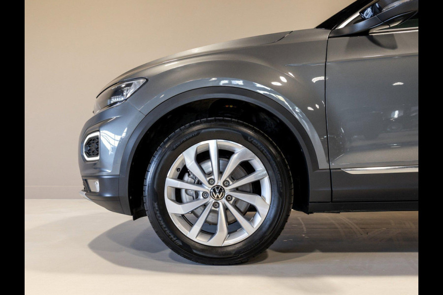 Volkswagen T-Roc 1.5 TSI Sport / 150pk / Panorama dak / Lederen bekleding / Achteruitrijcamera / Stoelverwarming /
