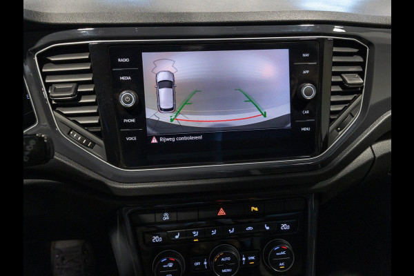 Volkswagen T-Roc 1.5 TSI Sport / 150pk / Panorama dak / Lederen bekleding / Achteruitrijcamera / Stoelverwarming /