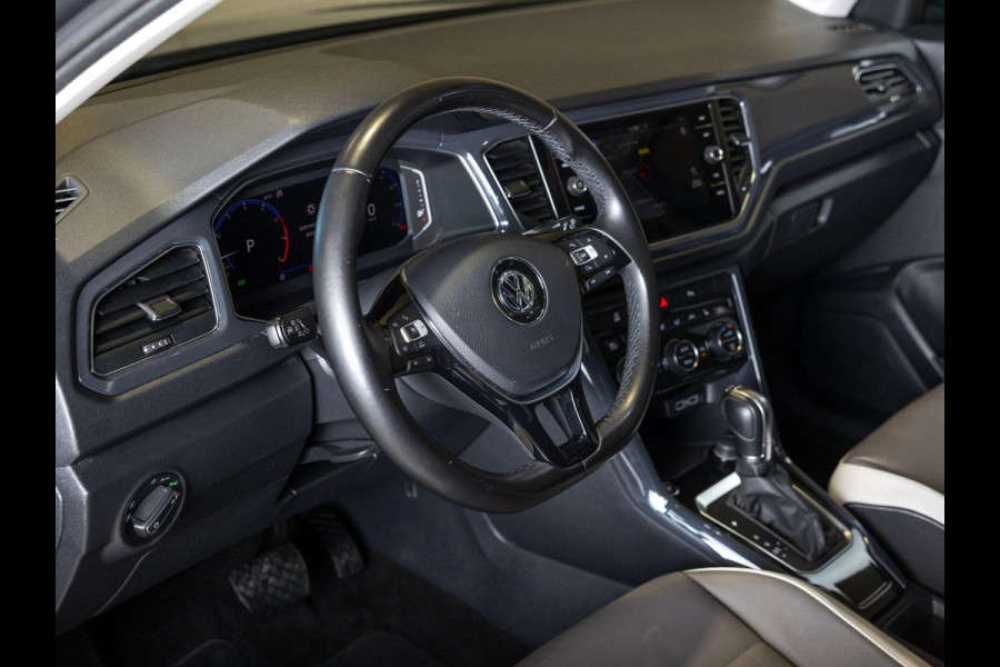 Volkswagen T-Roc 1.5 TSI Sport / 150pk / Panorama dak / Lederen bekleding / Achteruitrijcamera / Stoelverwarming /