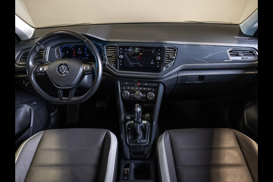 Volkswagen T-Roc 1.5 TSI Sport / 150pk / Panorama dak / Lederen bekleding / Achteruitrijcamera / Stoelverwarming /