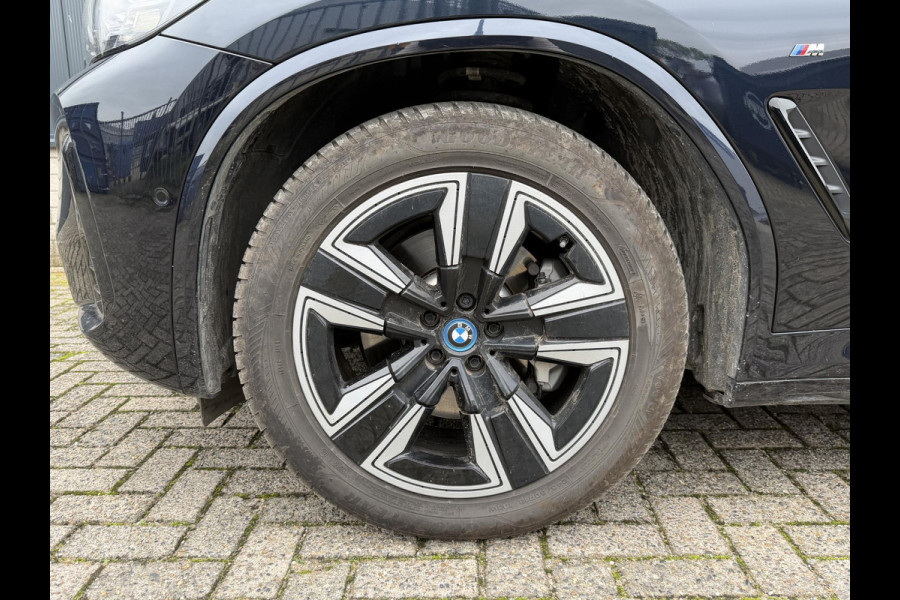 BMW iX3 Executive M Sport 80 kWh 19"/SOH 99,9%/Panoramadak/Leder + memory/Stoelverwarming/Dodehoek/Elektrische klep/Camera/Adaptieve cruise/Apple Carplay & Android Auto