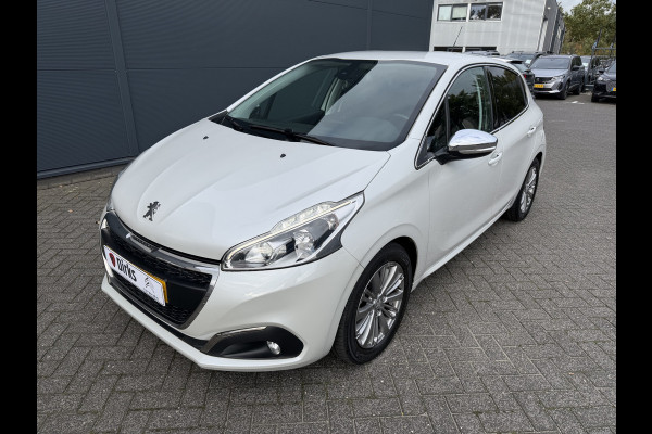Peugeot 208 110pk Allure (Automatische Airco - Navigatie - Apple Carplay - Parkersensoren - Lichtmetalen velgen)