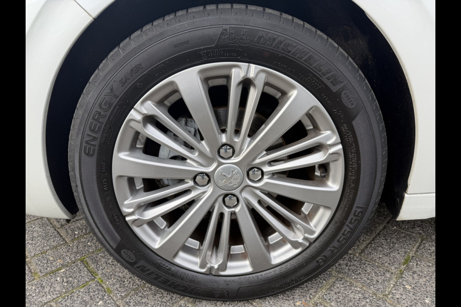 Peugeot 208 110pk Allure (Automatische Airco - Navigatie - Apple Carplay - Parkersensoren - Lichtmetalen velgen)
