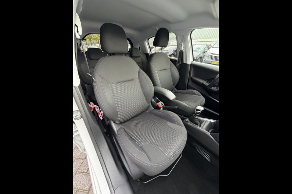 Peugeot 208 110pk Allure (Automatische Airco - Navigatie - Apple Carplay - Parkersensoren - Lichtmetalen velgen)
