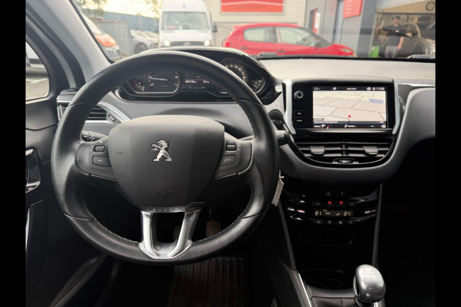 Peugeot 208 110pk Allure (Automatische Airco - Navigatie - Apple Carplay - Parkersensoren - Lichtmetalen velgen)