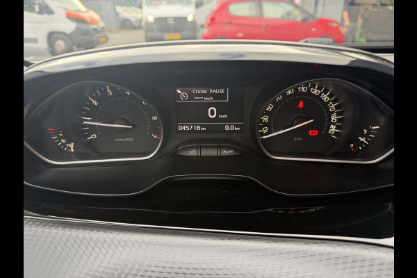 Peugeot 208 110pk Allure (Automatische Airco - Navigatie - Apple Carplay - Parkersensoren - Lichtmetalen velgen)