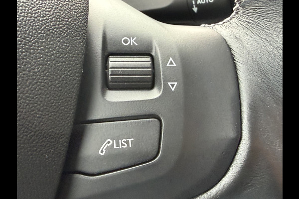 Peugeot 208 110pk Allure (Automatische Airco - Navigatie - Apple Carplay - Parkersensoren - Lichtmetalen velgen)