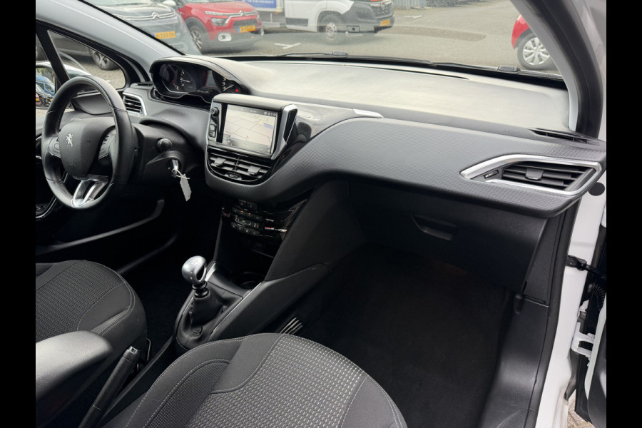 Peugeot 208 110pk Allure (Automatische Airco - Navigatie - Apple Carplay - Parkersensoren - Lichtmetalen velgen)