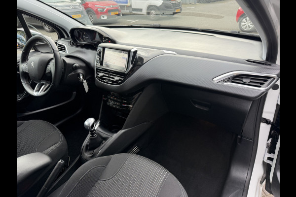 Peugeot 208 110pk Allure (Automatische Airco - Navigatie - Apple Carplay - Parkersensoren - Lichtmetalen velgen)