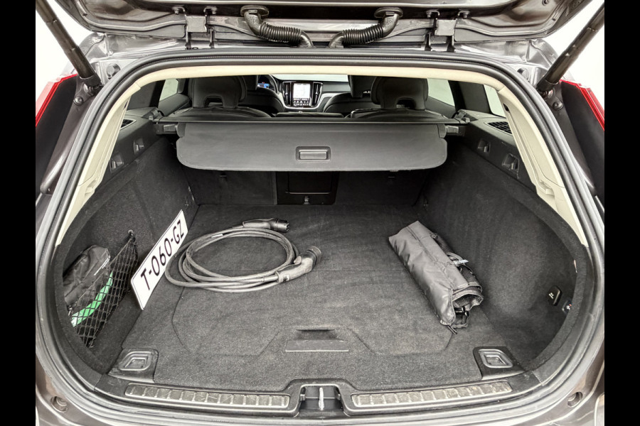 Volvo V60 2.0 T6 PHEV AWD Plus Dark Elek.Trekhaak HK Leer 360° Stoelverw+Ventilatie VOL!