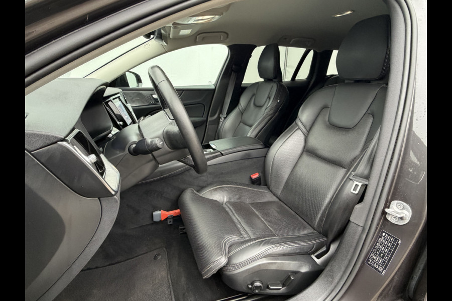 Volvo V60 2.0 T6 PHEV AWD Plus Dark Elek.Trekhaak HK Leer 360° Stoelverw+Ventilatie VOL!