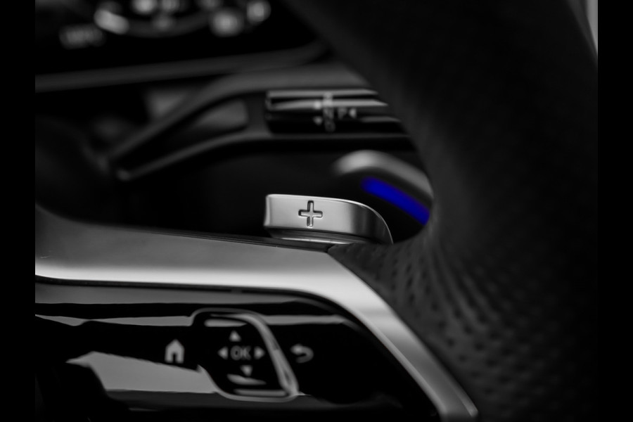 Mercedes-Benz GLC 300e 4MATIC AMG Pano Distronic Night Keyless 360° 20"