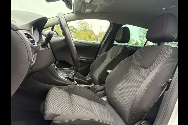 Opel Astra Sports Tourer 1.4 Online Edition ✓2e Eigenaar✓Trekhaak✓Carplay✓Navi✓Recent beurt gehad✓150pk✓Keyless✓6 Bak✓Rijstrooksensor✓Dodehoeksensor✓Pdc V+A✓Lm velgen✓Clima✓Cruise✓N.A.P✓Apk tot 06-2027