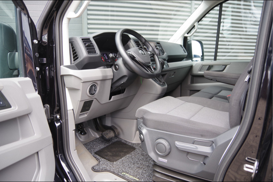 Volkswagen Crafter 35 2.0 TDI L3H3(L2H2) 3-ZITS, 177PK AUT. LED, TREKHAAK, STOELVERWARMING, ADAPT. CRUISE, CAMERA, NAVI, AIRCO, PARKEERSENSOREN, NL