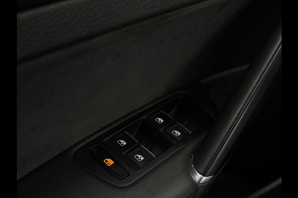 Volkswagen Golf 2.0 TSI GTI TCR | Pano | ACC | Camera | Keyless