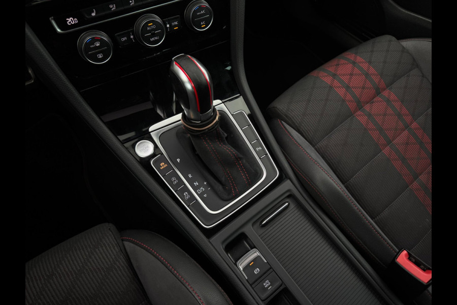 Volkswagen Golf 2.0 TSI GTI TCR | Pano | ACC | Camera | Keyless