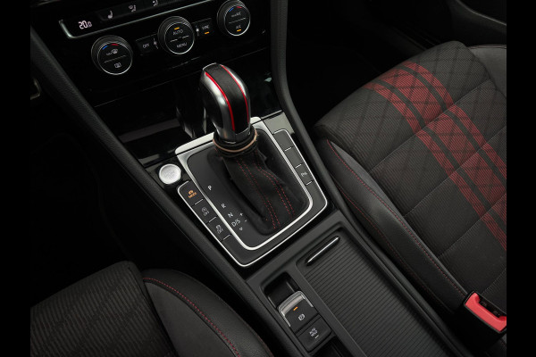Volkswagen Golf 2.0 TSI GTI TCR | Pano | ACC | Camera | Keyless