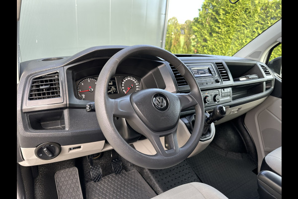 Volkswagen Transporter 2.0 TDI 102 PK / L1H1 / BOTT INRICHTING SERVICEBUS / 1e EIGENAAR / TREKHAAK / AIRCO / CRUISE CONTROL