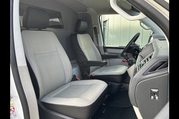 Volkswagen Transporter 2.0 TDI 102 PK / L1H1 / BOTT INRICHTING SERVICEBUS / 1e EIGENAAR / TREKHAAK / AIRCO / CRUISE CONTROL