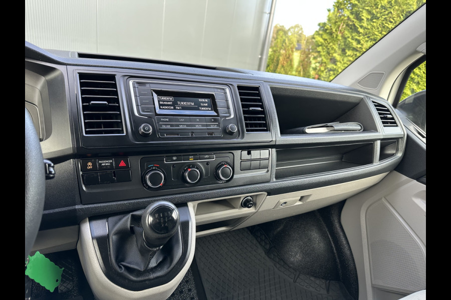Volkswagen Transporter 2.0 TDI 102 PK / L1H1 / BOTT INRICHTING SERVICEBUS / 1e EIGENAAR / TREKHAAK / AIRCO / CRUISE CONTROL
