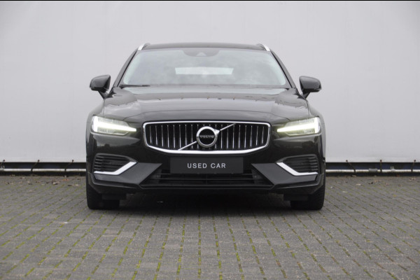 Volvo V60 T6 340PK Automaat Recharge AWD Inscription / Trekhaak / BLIS / Cruise control / Stoel en stuurwielverwarming / Parkeersensoren met camera / Elektrische achterklep / Keyless entry