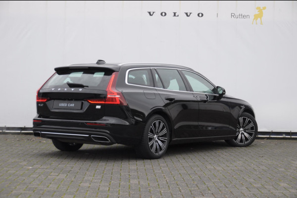 Volvo V60 T6 340PK Automaat Recharge AWD Inscription / Trekhaak / BLIS / Cruise control / Stoel en stuurwielverwarming / Parkeersensoren met camera / Elektrische achterklep / Keyless entry
