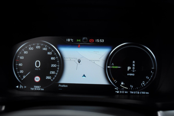 Volvo V60 T6 340PK Automaat Recharge AWD Inscription / Trekhaak / BLIS / Cruise control / Stoel en stuurwielverwarming / Parkeersensoren met camera / Elektrische achterklep / Keyless entry