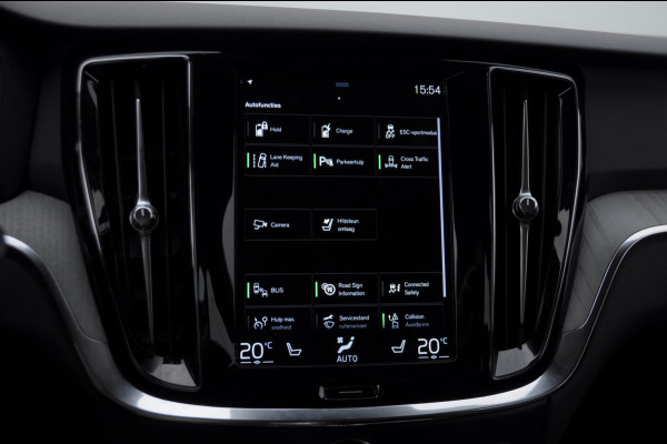 Volvo V60 T6 340PK Automaat Recharge AWD Inscription / Trekhaak / BLIS / Cruise control / Stoel en stuurwielverwarming / Parkeersensoren met camera / Elektrische achterklep / Keyless entry