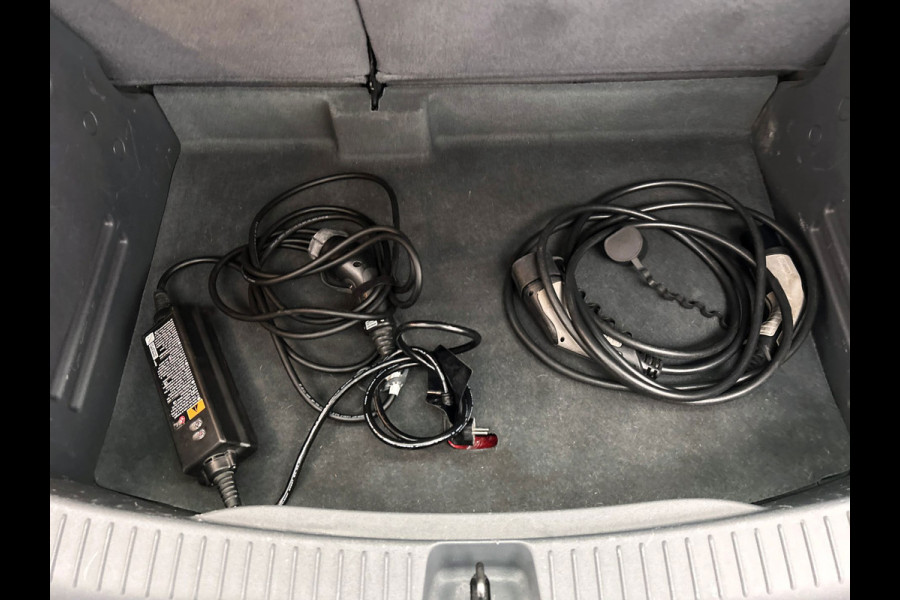 Opel Ampera-E Business executive 60 kWh | Origineel Nederlands | Carplay | Leder | Camera | Stoel/Stuurwielverwarming |