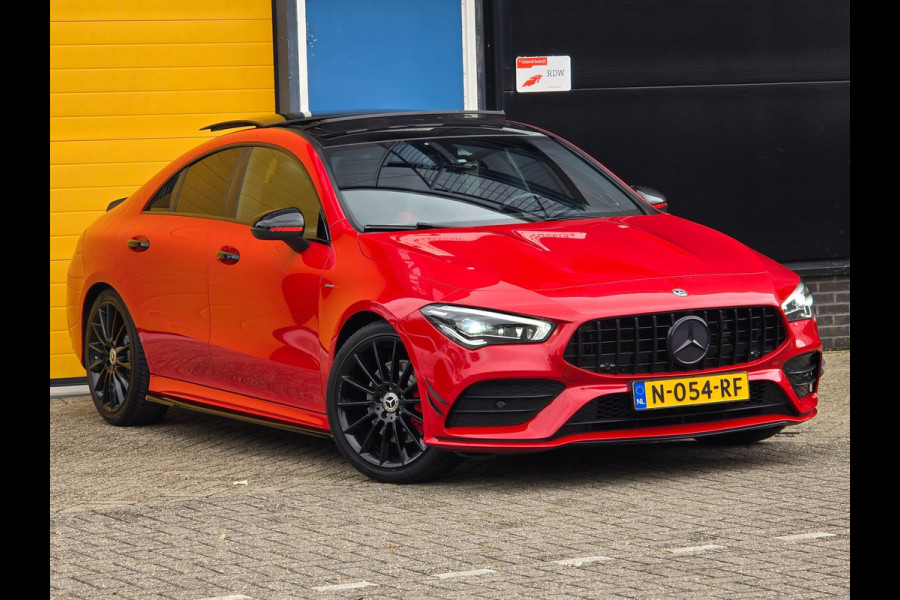Mercedes-Benz CLA-Klasse 200 AMG 45 Look / Leder / Memory / Elek Stoelen / Camera / Open Pano / Led / Pdc / 19 Inch