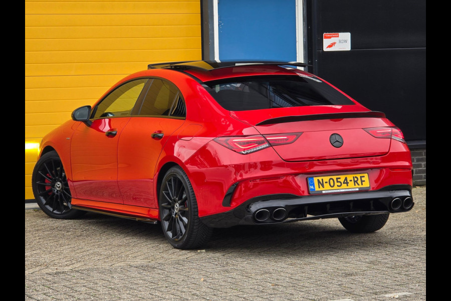Mercedes-Benz CLA-Klasse 200 AMG 45 Look / Leder / Memory / Elek Stoelen / Camera / Open Pano / Led / Pdc / 19 Inch