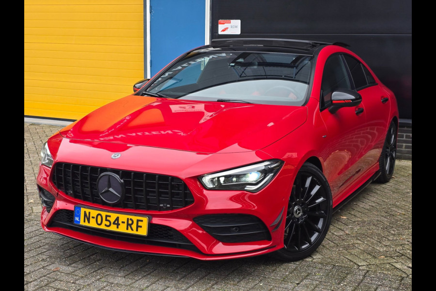 Mercedes-Benz CLA-Klasse 200 AMG 45 Look / Leder / Memory / Elek Stoelen / Camera / Open Pano / Led / Pdc / 19 Inch